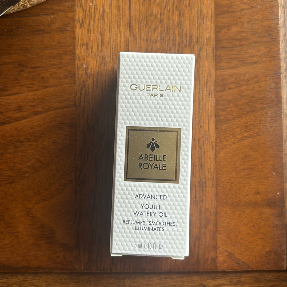 Free with bundle Gurlain advanced youth watery oil